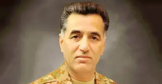 আইএসআইয়ের সাবেক প্রধান ফয়েজ হামিদকে ১৪ বছরের কারাদণ্ড